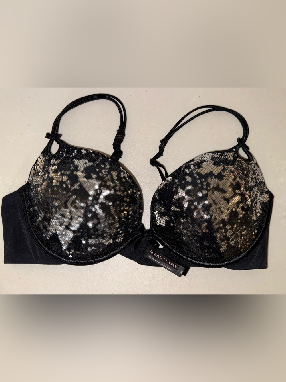 Victoria’s Secret Gorgeous Plunge Vintage Push-Up Bra 38C NWOT